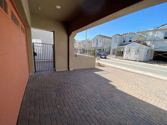 5th image of 273 E Aster Dr