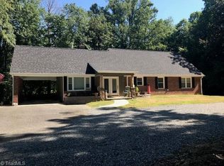 142 Quesinberry Rd, Mount Airy, NC 27030