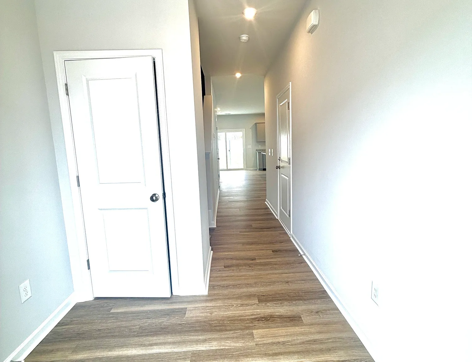 140 Randwick Ln — Photo 3