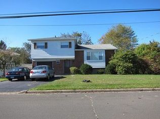 342 W 18th St, Deer Park, NY 11729