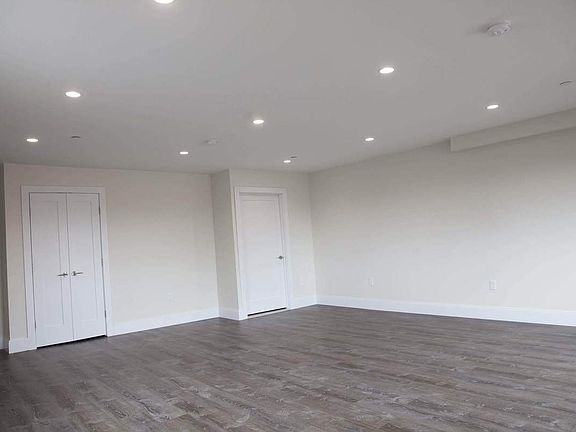 4th image of 524 E 236th St #3D