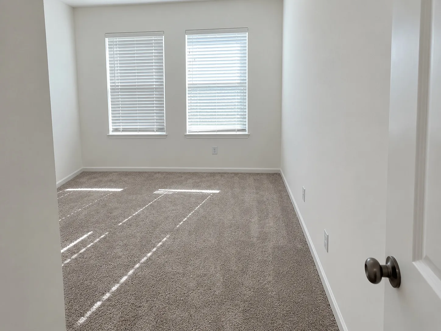 5 bed, 1863 sqft, $3,000 — Photo 4