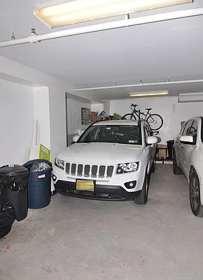 Sold by Momentum Real Estate LLC | media 15