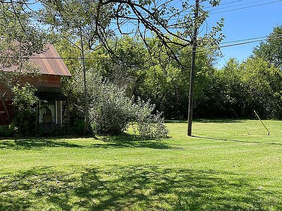 4th image of 32486 W Jefferson Ave