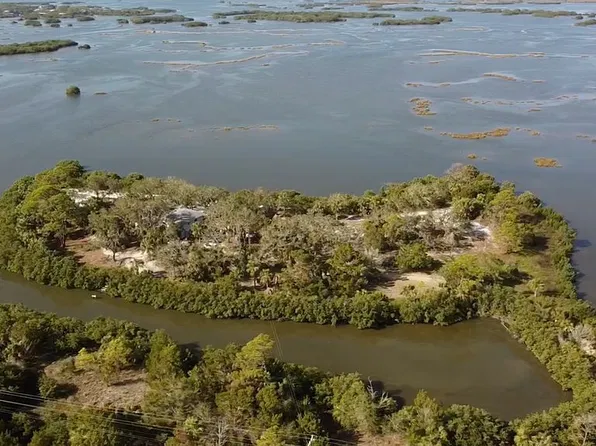 11550 SW State Road 24, Cedar Key, FL 32625