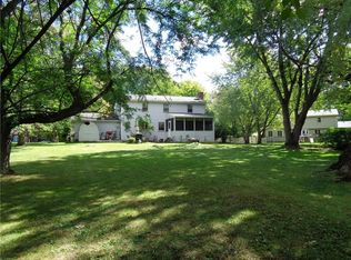 9 Glen Acre Dr, Pittsford, NY 14534