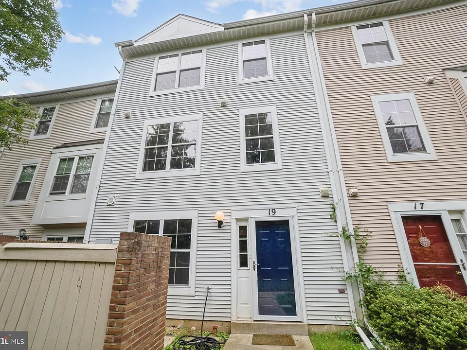 19 Harbor Tree Ct