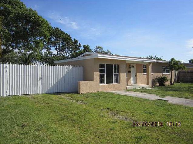 1st image of 10221 Martinique Dr