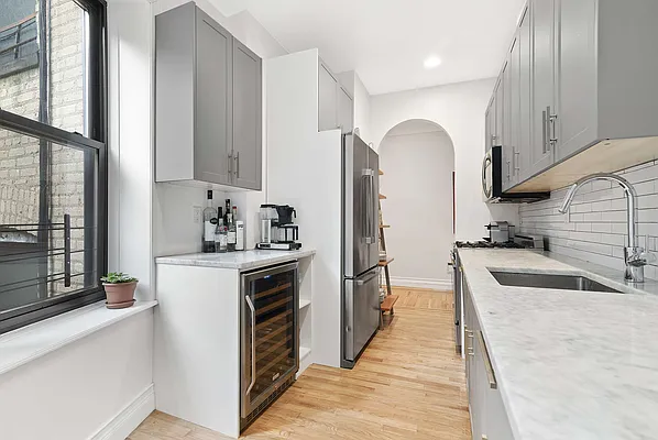 Sold by Compass | media 14