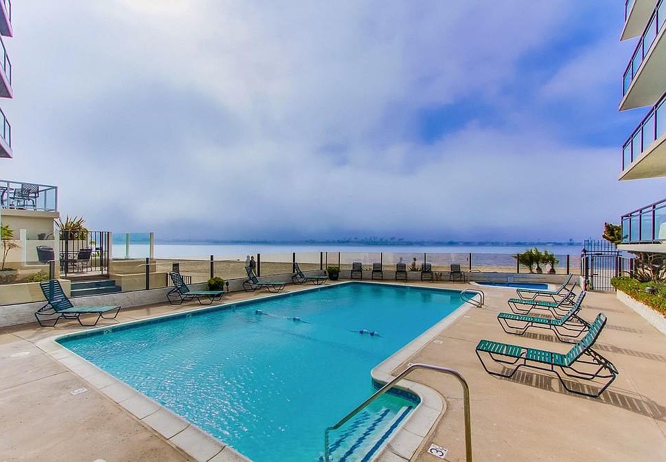 pool is right on sail bay, sand just 3 steps away