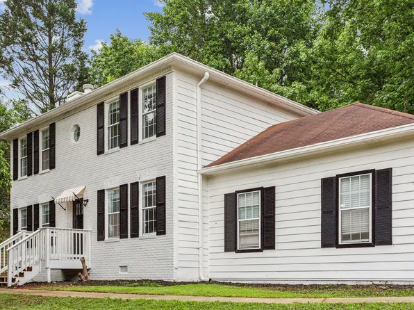 2201 Logan Dr, Jonesboro, GA 30236