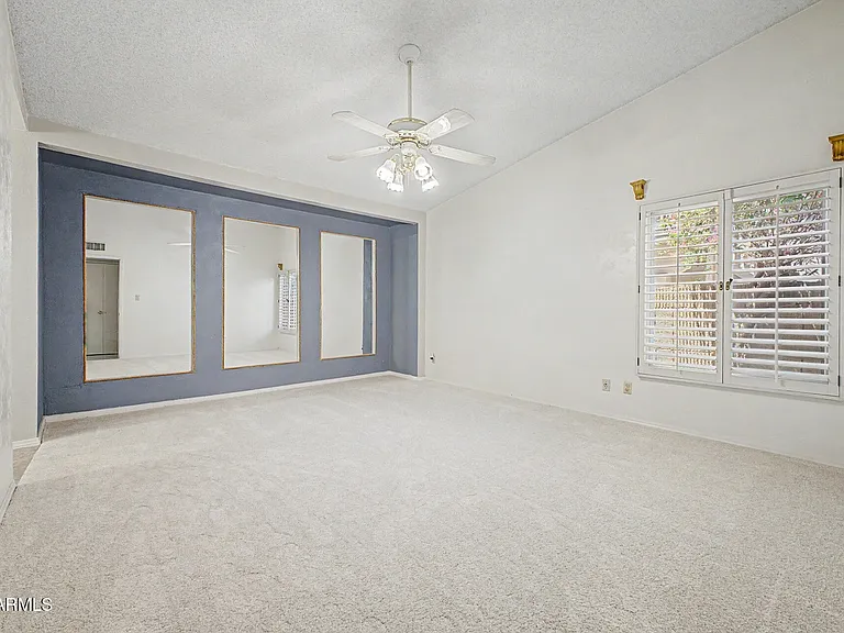 965 E Lamplighter Ln — Photo 10