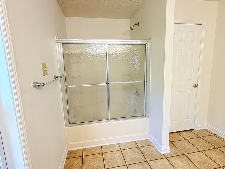 2946 Heirloom Ln — Photo 28