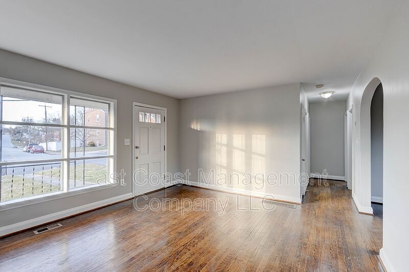 9201 Avondale Rd, Parkville, MD 21234 Zillow