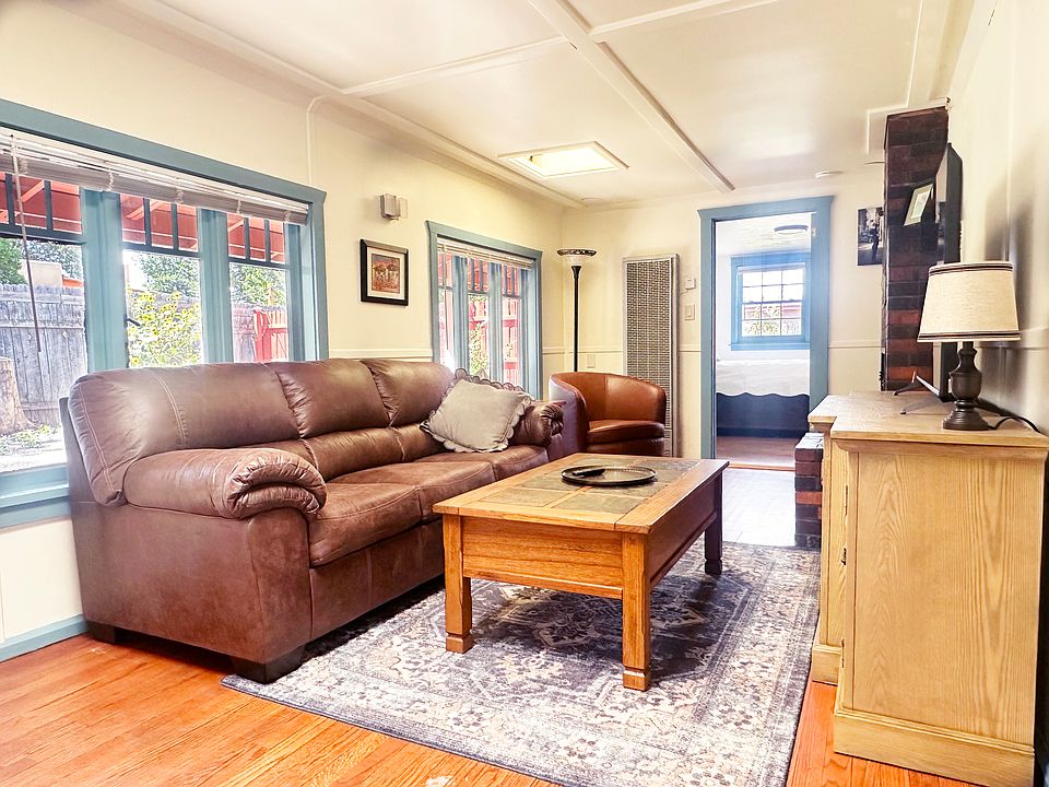 1st image of 544 1/2 Franklin Ave #D
