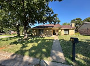 1611 Celeste Ct, Arlington, TX 76012