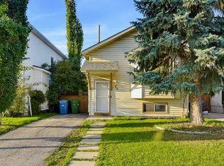 13 S Shawglen Ct SW, Calgary, AB T2Y 2R1