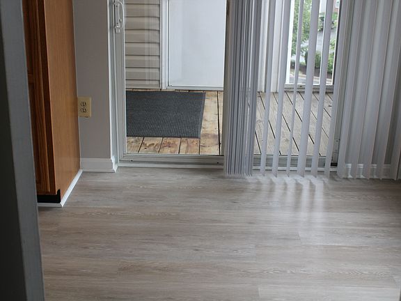 eating area /Kitchen