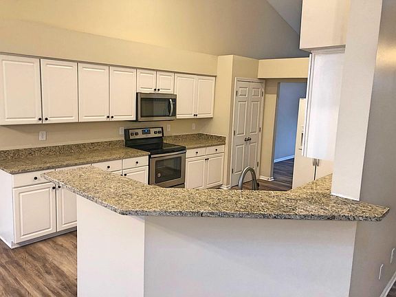 4th image of 8822 Taylor Woods Dr