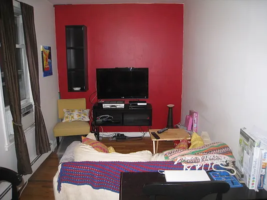 Rented by Alexiou Realty | media 6