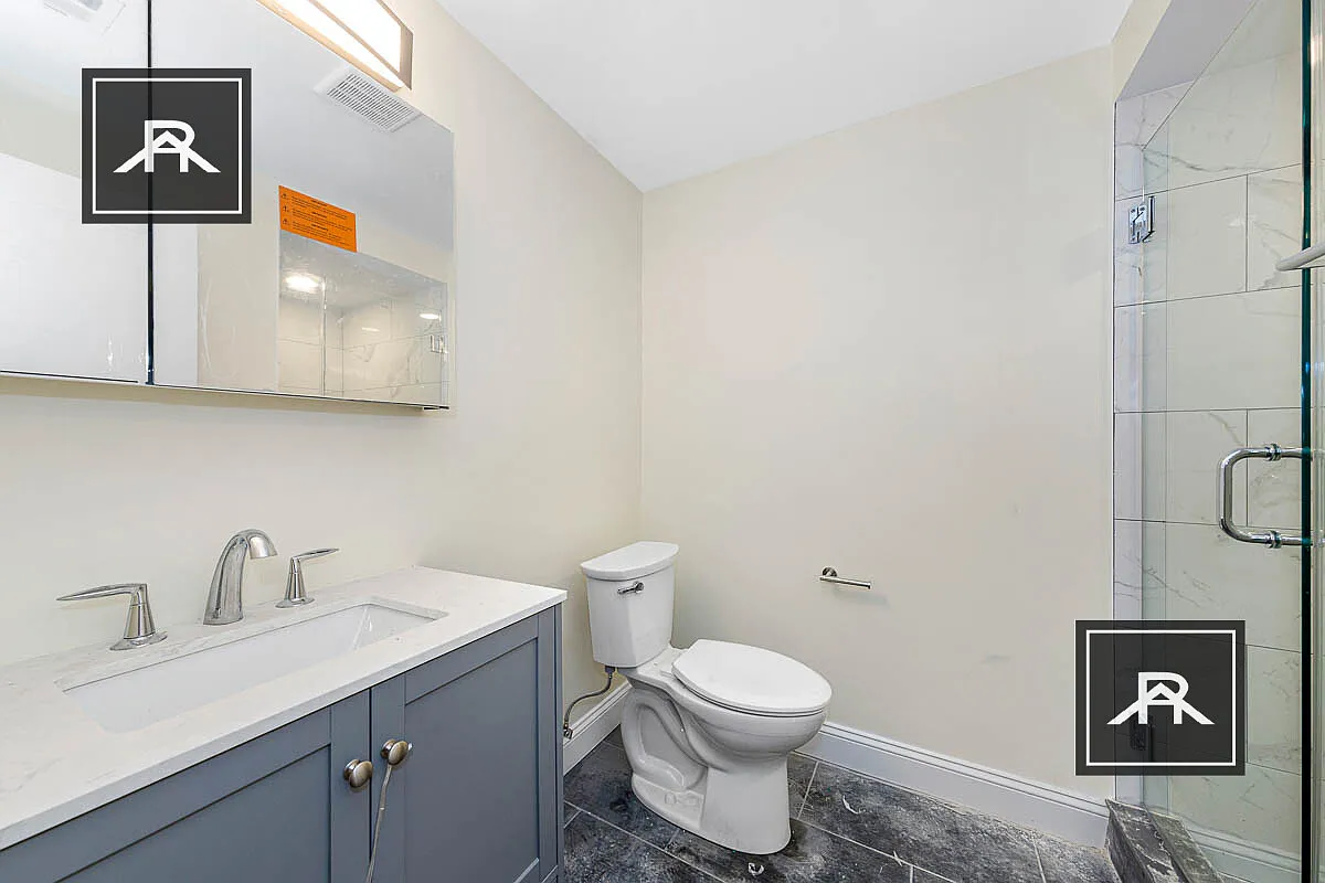 5 bed, 5.5 bath, 2103 sqft, $6,350 — Photo 2