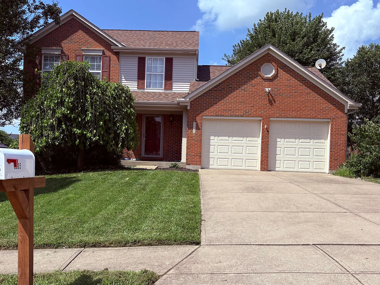 2205 Parliament Ct — Photo 1