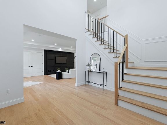 4th image of 17 Blake Dr