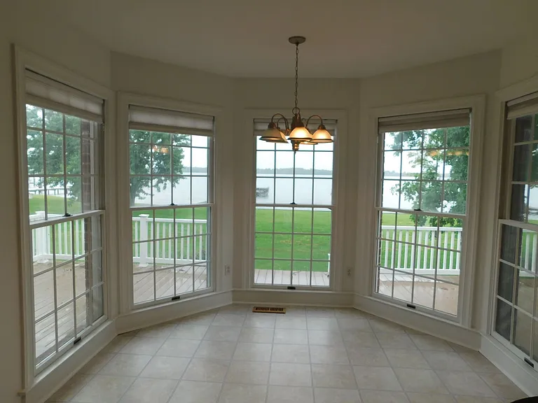 210 Ainsley Rd — Photo 3