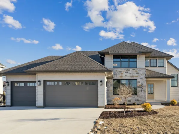 6501 Blackbird Ln, Bettendorf, IA 52722