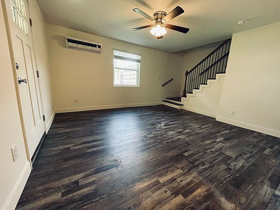 4th image of 2500 E 19th St #106