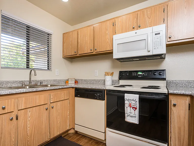 Woodbend Apartments — Photo 36