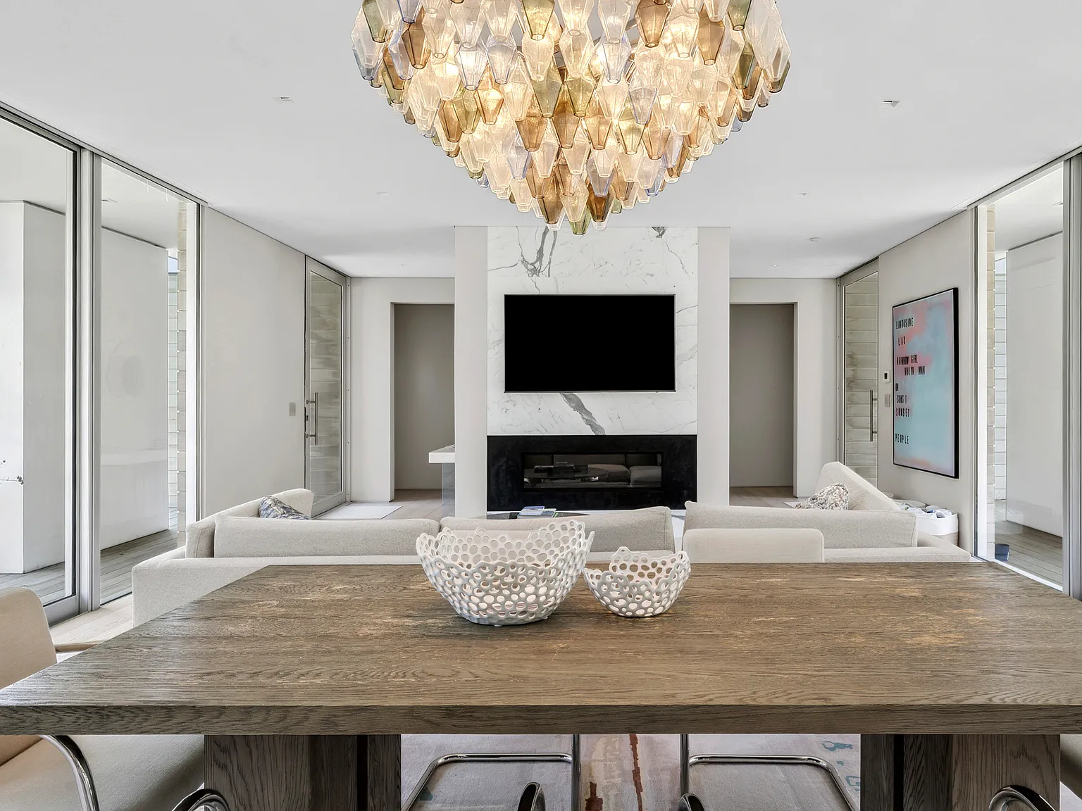 Chic North Haven Retreat with Bay Access, Pool & Tennis — Photo 4
