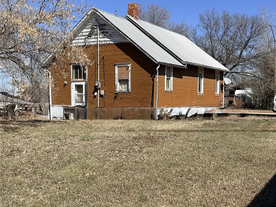 2nd image of 110 3rd Street E