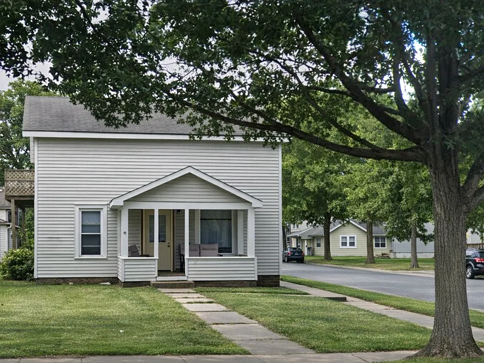 324-324 1/2 5th Ave