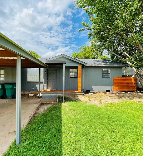725 SE 60th Ter Photo 1 725 SE 60th Ter Photo 1