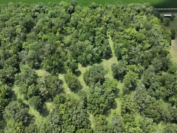 2 County Road 136, Wharton, TX 77488