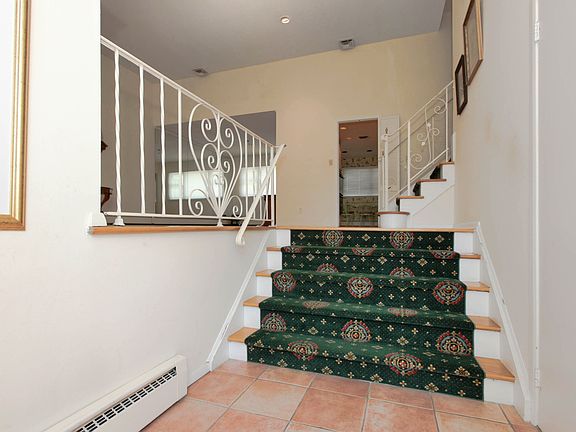 4th image of 725 Jeffrey Dr