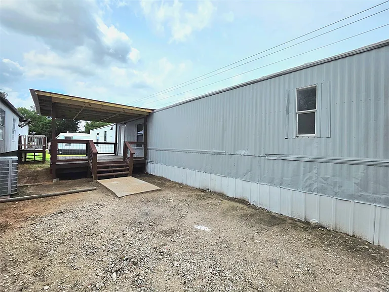 310 Paddock St #6 — Photo 15