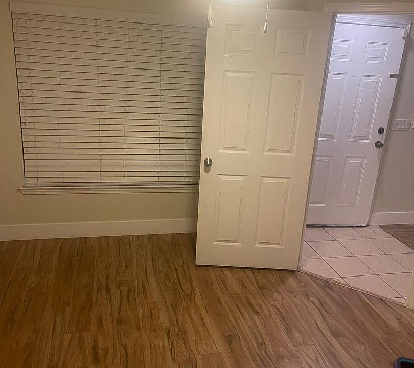 2nd image of 8965 Lee Vista Blvd