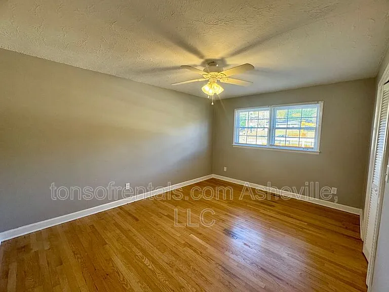 1614 Brevard Rd — Photo 18