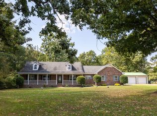 443 Pea Ridge Rd, Westmoreland, TN 37186