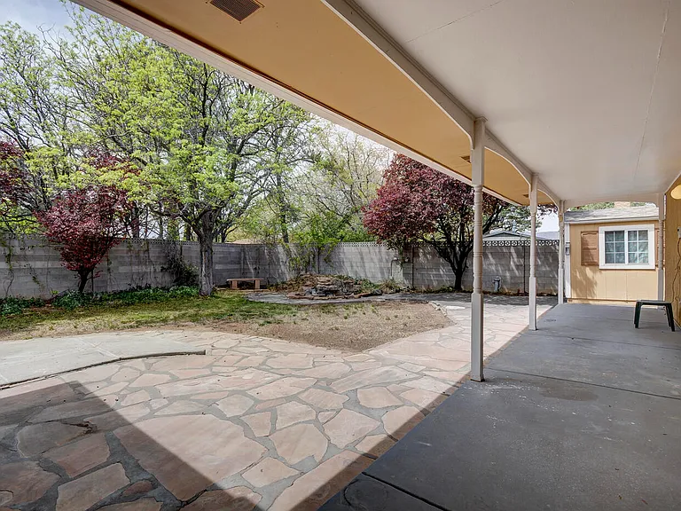 4631 Sherwood St NE — Photo 32