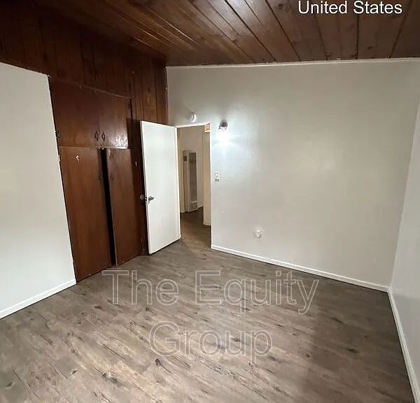 922 W Goshen Ave #A — Photo 11