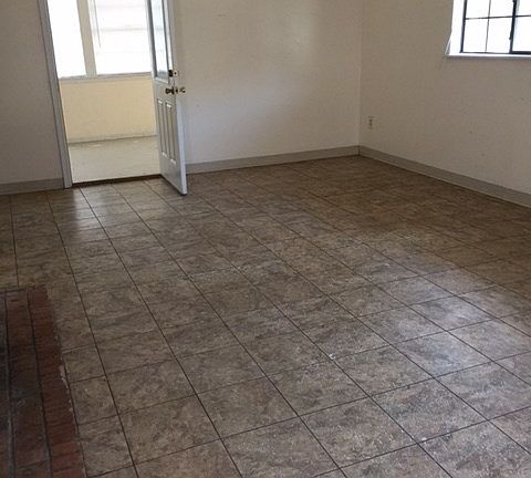 3rd image of 48 Driftwood St