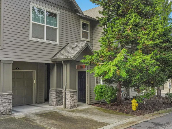 925 Springtree Ln, West Linn, OR 97068