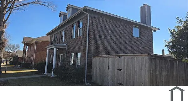 6 bed, 2250 sqft, $4,254 — Photo 3