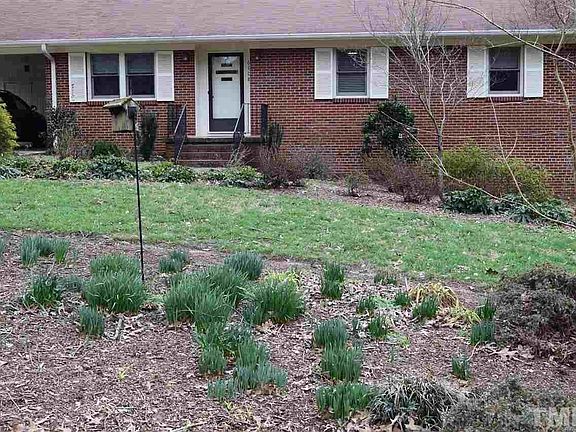 Shows some of great landscaping