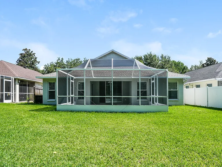 633 Straw Lake Dr — Photo 16