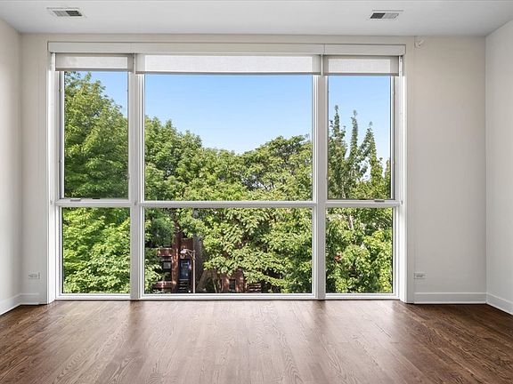 4th image of 529 N Claremont Ave APT 3
