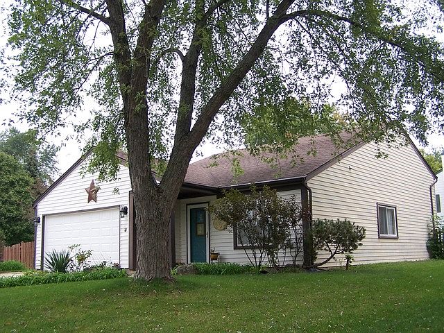 1st image of 2S101 Lynn Ct